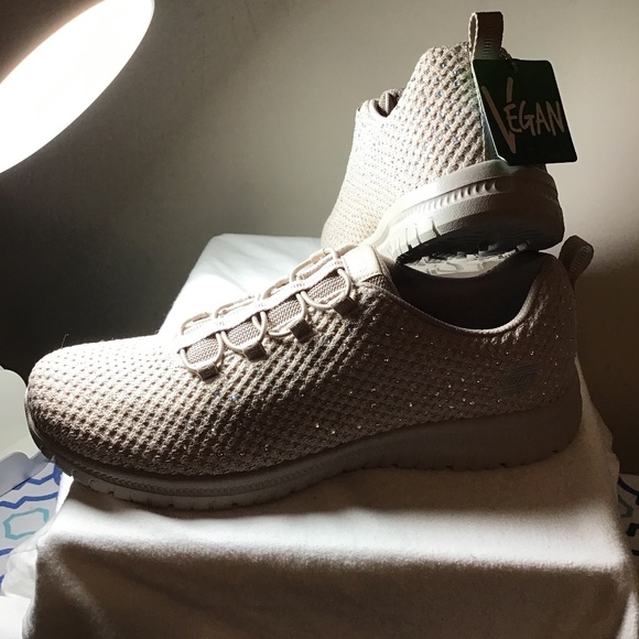 🎁 SKECHERS, size 10, glitter slip-on, taupe,mnemonic, no box, lightweight - Picture 1 of 5